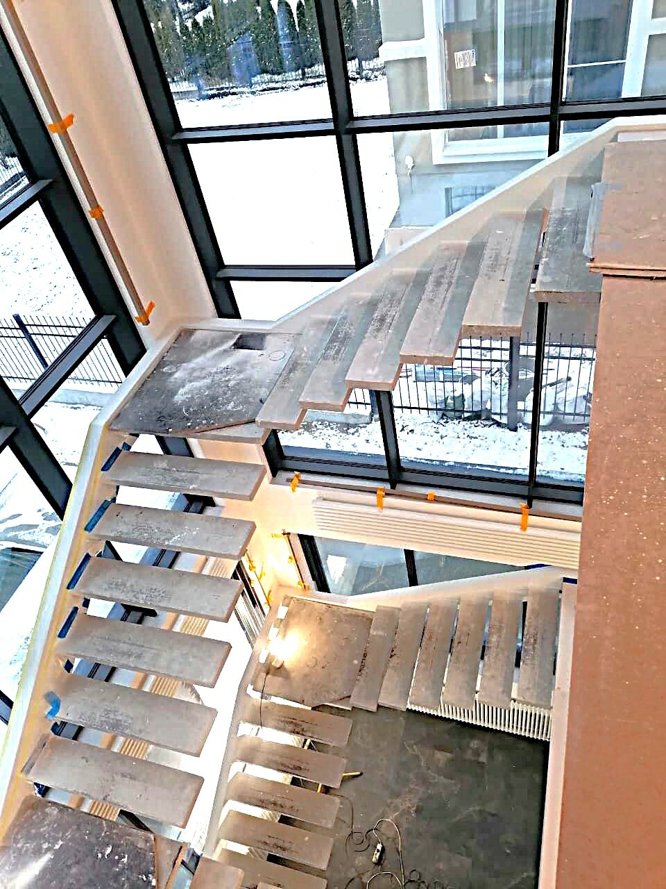 Дизайнерская лестница в современном стиле