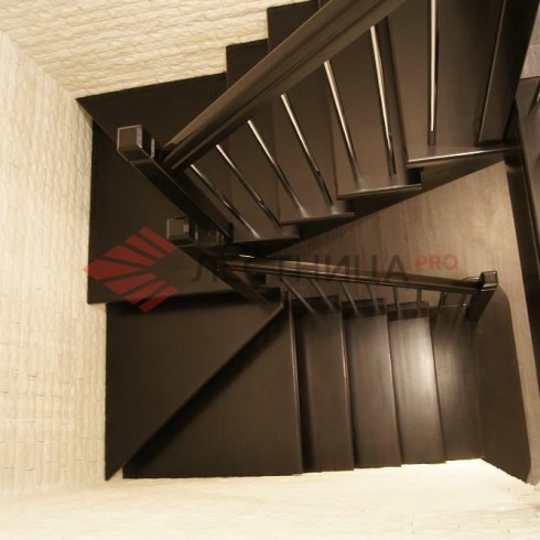 П образная лестница с забежными ступенями