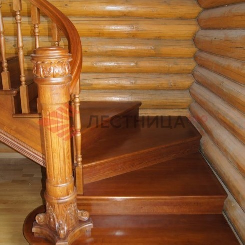 Лестница деревянная из дуба Г-образная с забежными ступенями