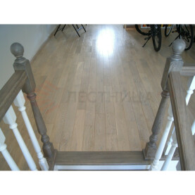 ПОСЛЕДНЯЯ СТУПЕНЬ ВКЛЕЕННАЯ В УРОВЕНЬ ПОЛА ТРЕТЬЕГО ЭТАЖА