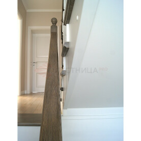 ПОРУЧЕНЬ ПРОХОДИТ С ЗАЗОРОМ ОТ СТУПЕНЕЙ МИНИМУМ ТРИ САНТИМЕТРА