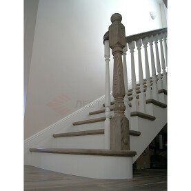 ГНУТЫЙ ПОДСТУПЕНОК ПОД КРУГЛОЙ СТУПЕНЬЮ