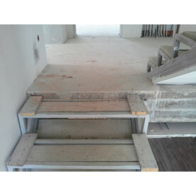 ЗАМЕР ПОСЛЕДНЕЙ СТУПЕНИ С ВЫХОДОМ В ПОЛ ВТОРОГО ЭТАЖА. ЛЕСТНИЦА ПРО