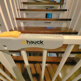Hauck. Название крупным планом, может комк-то пригодится