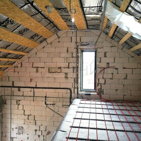 САМЫЙ ДЛИННЫЙ УЧАСТОК БАЛЮСТРАДЫ КРЕПЛЕНИЕ ОГРАЖДЕНИЯ ПРИХОДИТ В КОММУНИКАЦИИ И ПРОВОДА