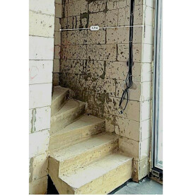 ЗАМЕР СТЕН И ПРОСТРАНСТВА ДЛЯ УЛУЧШЕНИЯ ГЕОМЕТРИИ ЛЕСТНИЦЫ