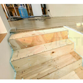 СБОРКА ФАНЕРНОГО КАРКАСА ПОД ПОСЛЕДНЮЮ СТУПЕНЬ В УРОВЕНЬ С ПОЛОМ