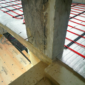 ТЕПЛЫЕ ПОЛЫ НА ВТОРОМ ЭТАЖЕ НЕ ДОХОДЯТ ДО ЛЕСТНИЧНОГО ОГРАЖДЕНИЯ