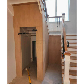 подгонка не крашенных элементов шкафа под лестницей