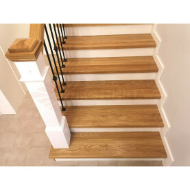 первые ступени, красивая текстура дуба