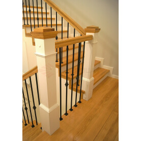 столбы ограждения на площадке