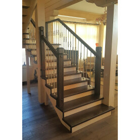 ДЕРЕВЯННАЯ ЛЕСТНИЦА