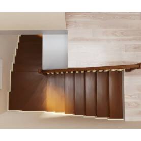 ДЕРЕВЯННАЯ ЛЕСТНИЦА